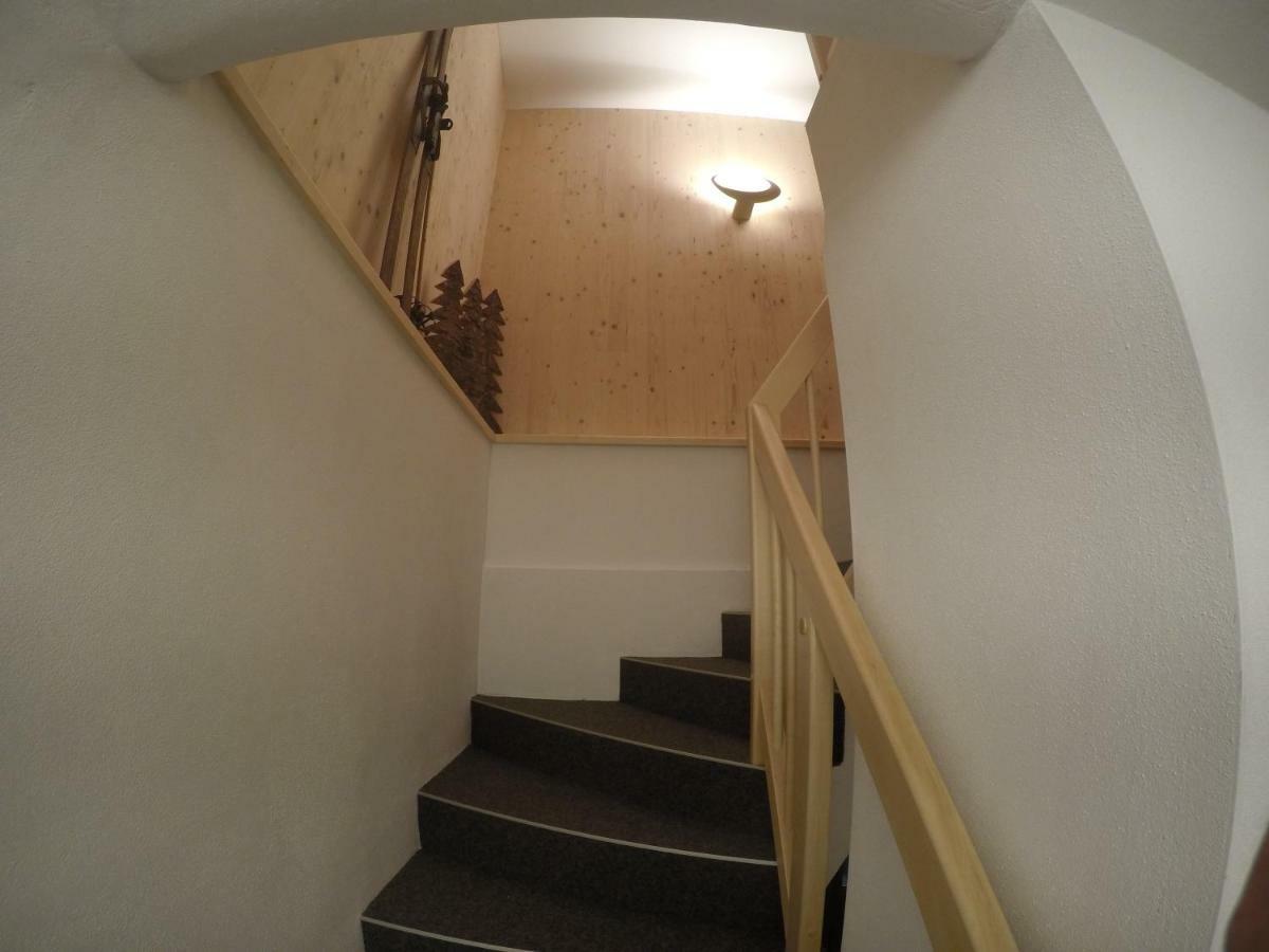 - Vollholz Im Zentrum Von *